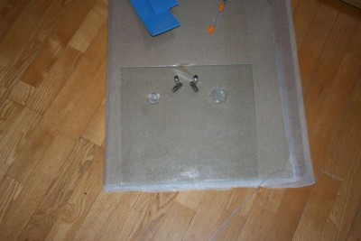 Så här blev täckglaset. Det är borrrat 2 hål för regnsystemet samt två större hål för ventilation.