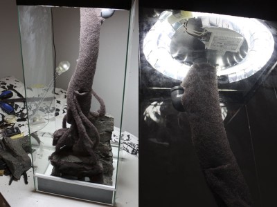 Testade med originalbelysning och det är rätt bra flås i lampan. Eftersom burken är så hög får jag nog leva med att man ser upp i armaturen.